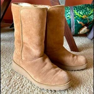 UGG wedged boots, size 8